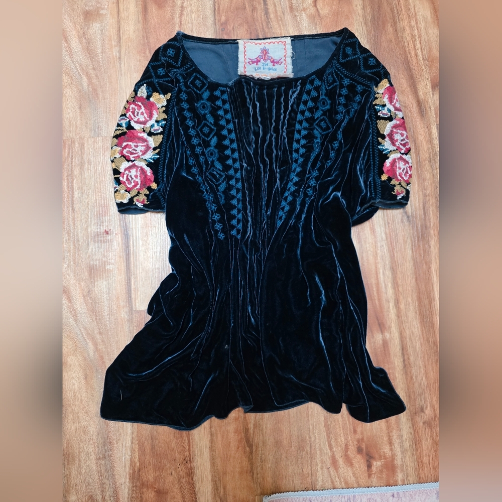 JW Los Angeles Velvet Top